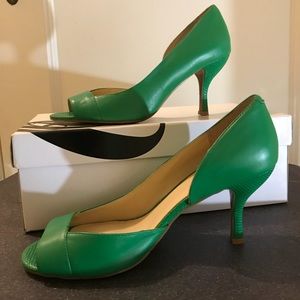 Green Nine West 2” heels!!